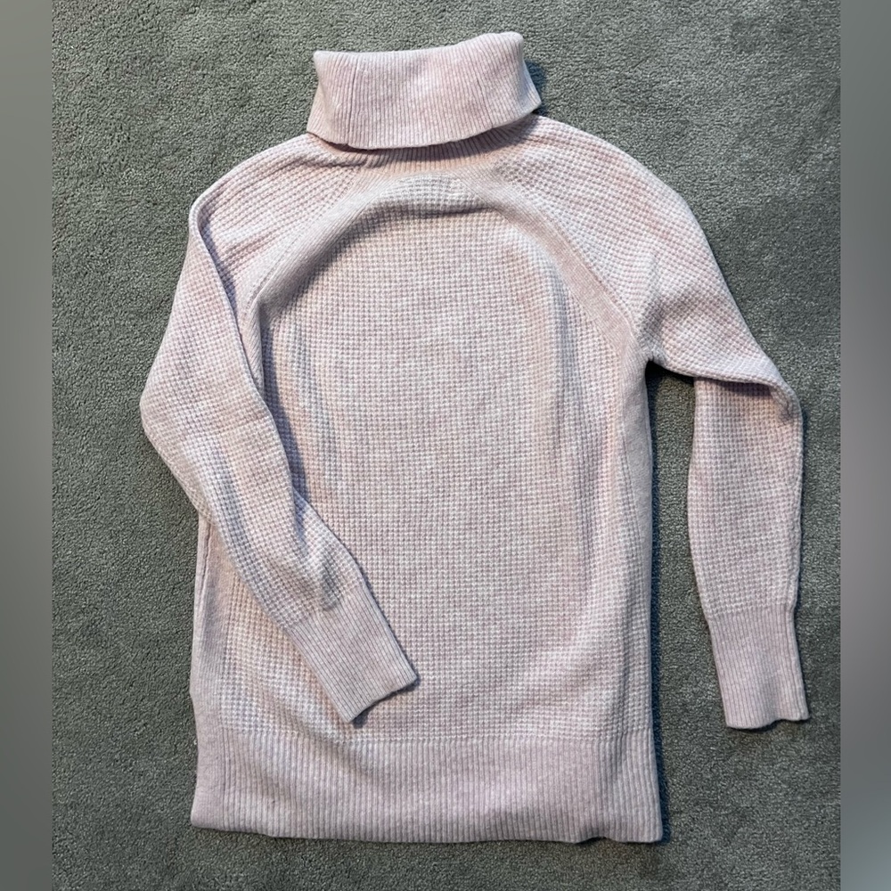 Light pink sweater, waffle stitch, Loft sz S
